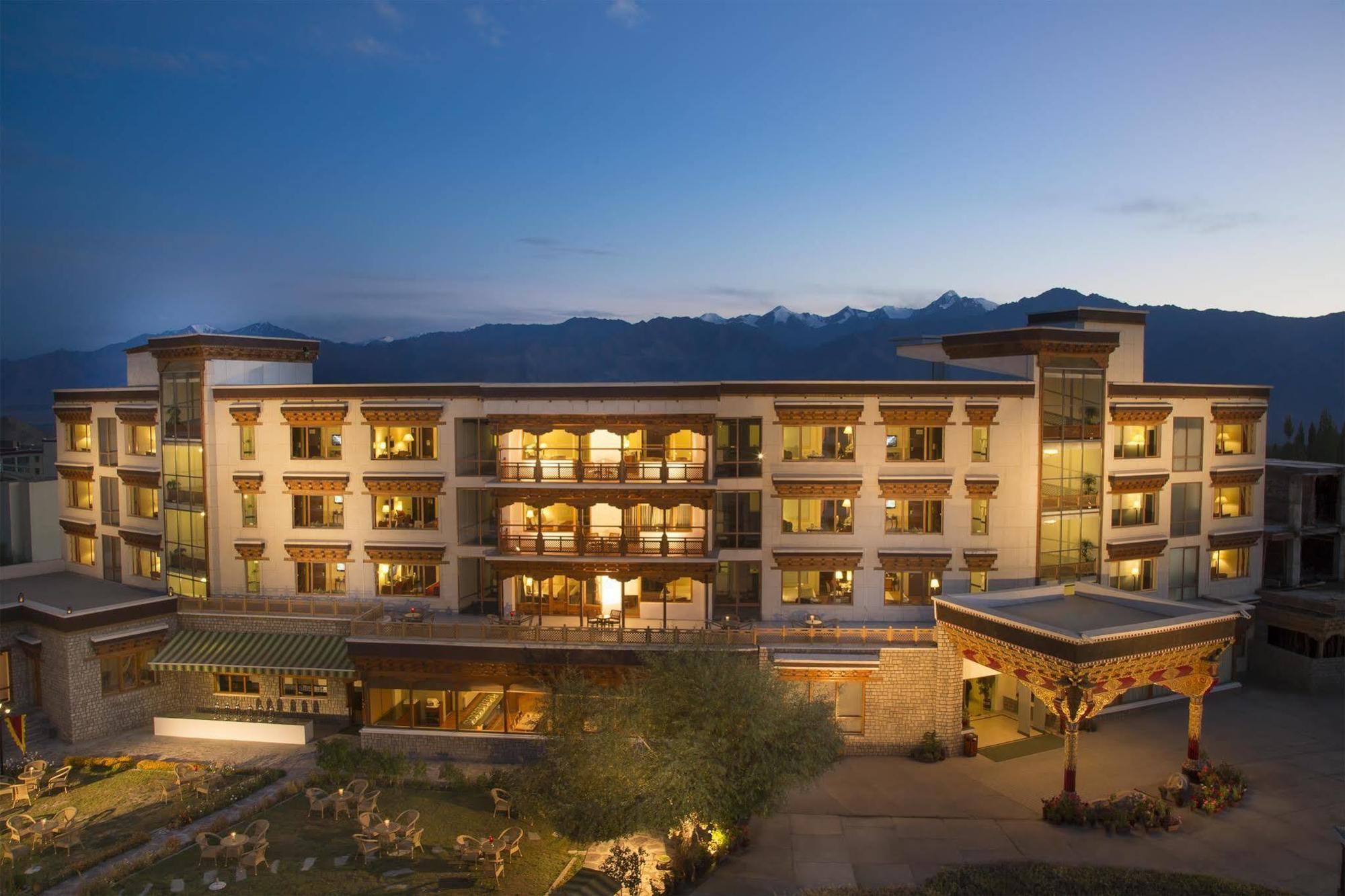 Отель The Grand Dragon Ladakh Лех Экстерьер фото
